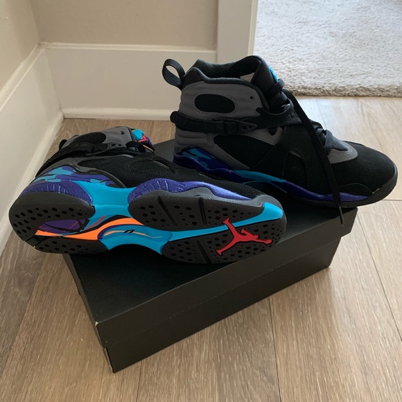 Air Jordan 8 Retro - Picture 2 of 4